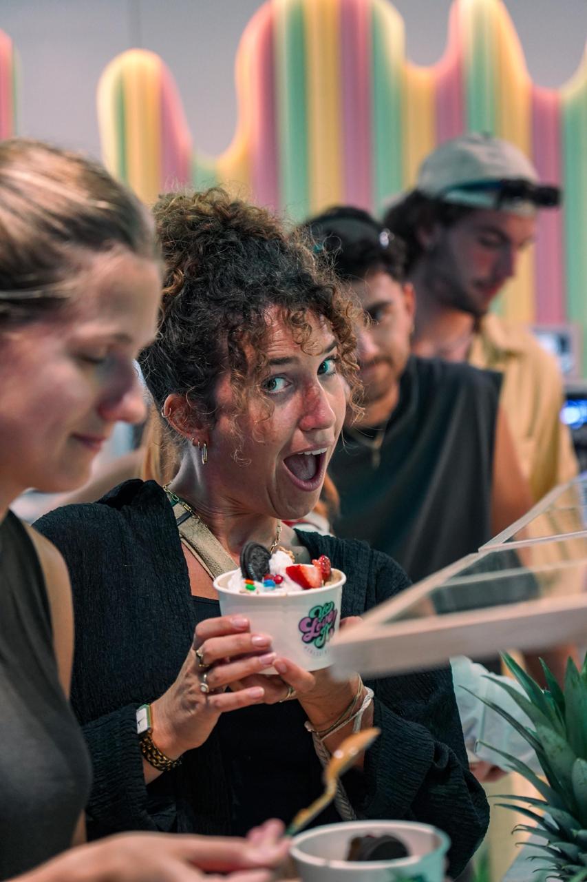Yo Love It frozen yoghurt store - image 4